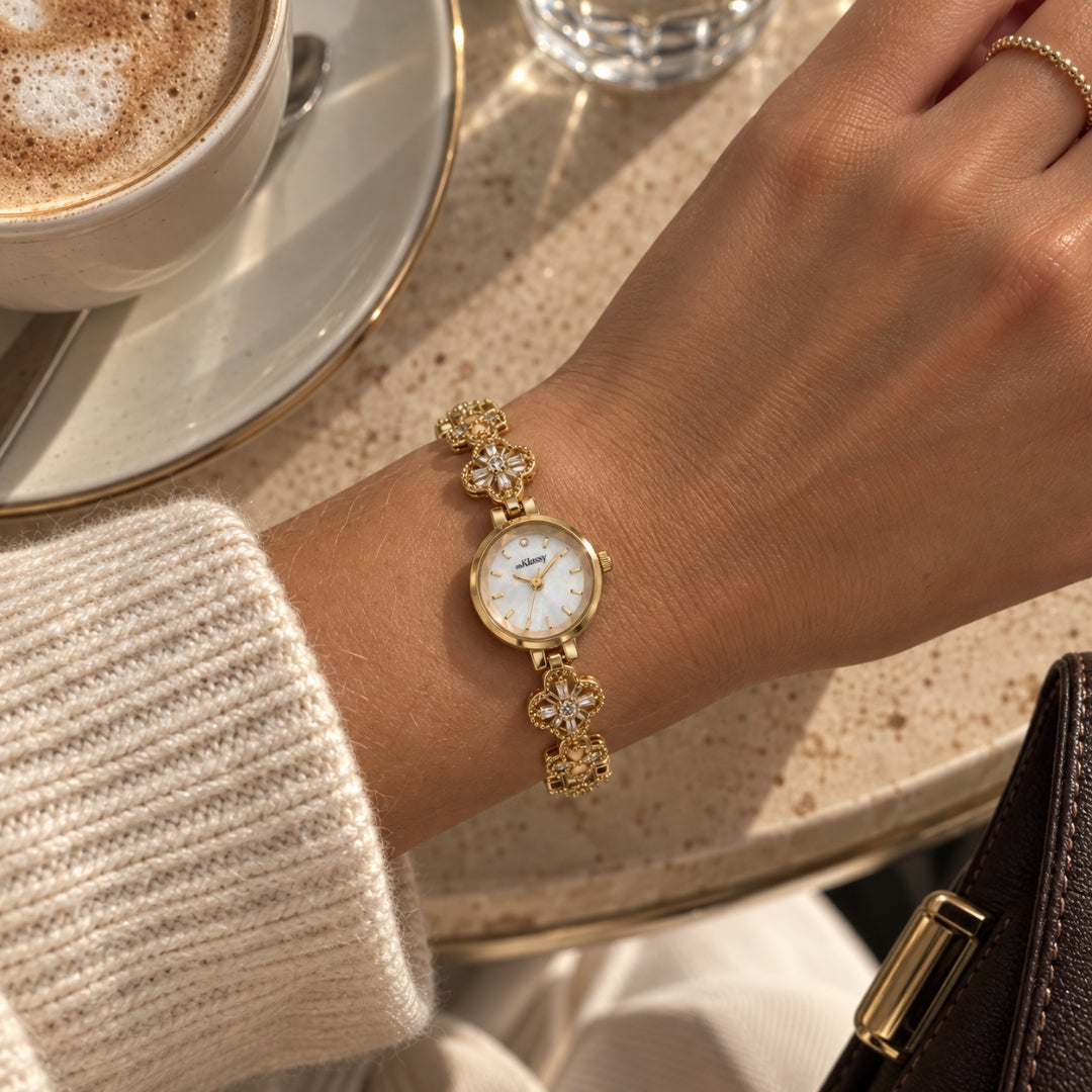 Odette_on_wrist.jpg