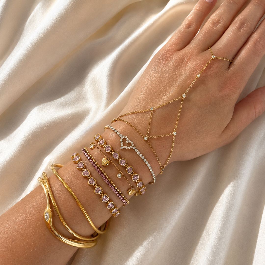 Valencia_Lot_de_bracelets_superposés.jpg