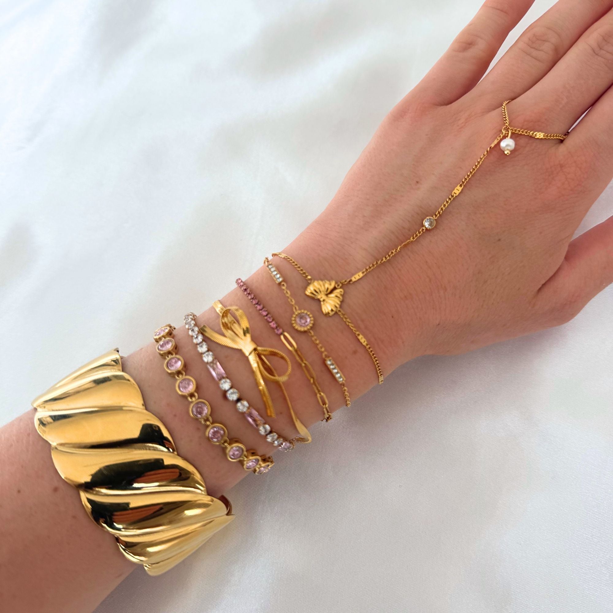 Vienna_Bracelet_Bundle_b56a1aa8-6565-478e-99e4-e7a1dd4b6361.jpg
