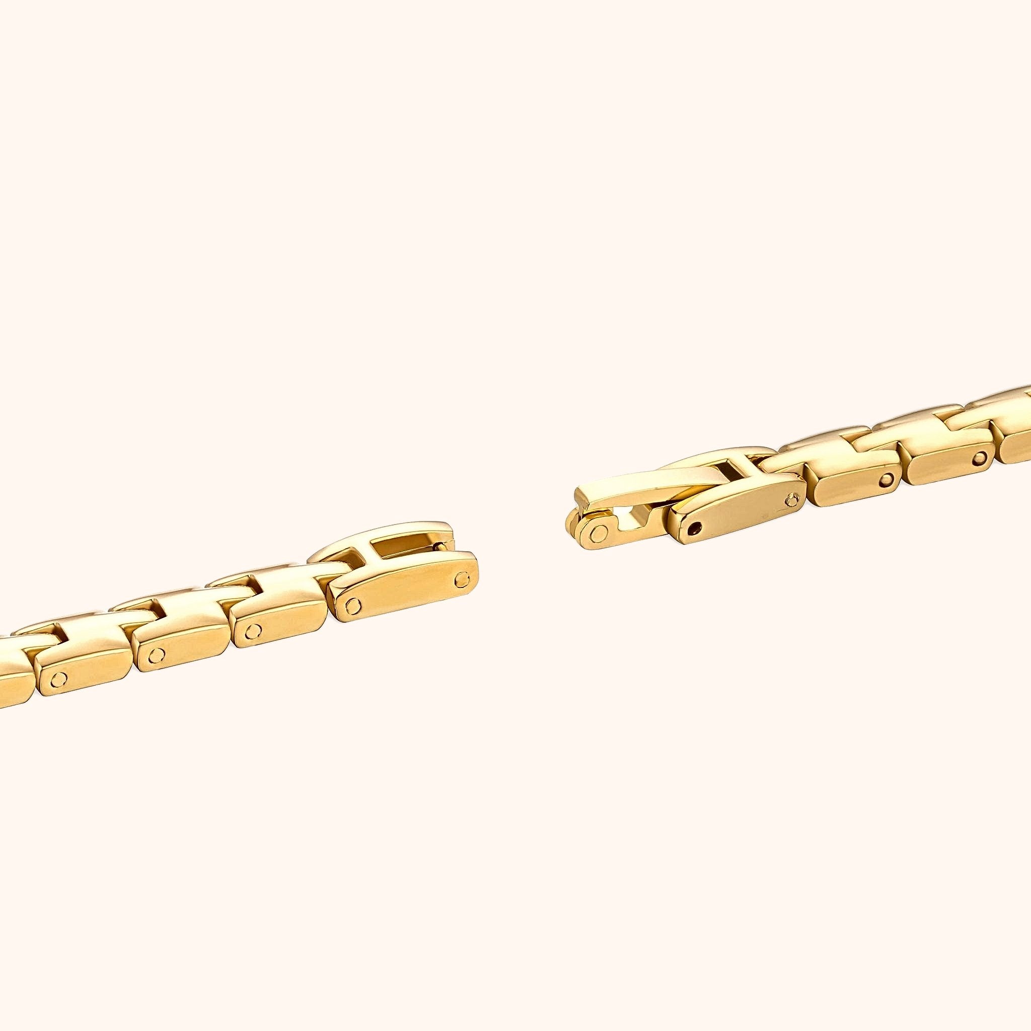 OhKlassy Anastasia Gold women's vintage-inspired watch, bracelet and clasp detail