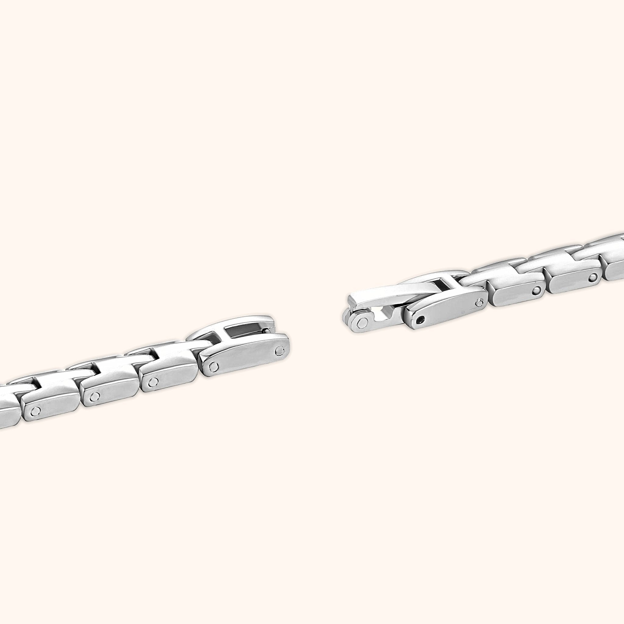 OhKlassy Anastasia Silver women's vintage-inspired watch, bracelet and clasp detail