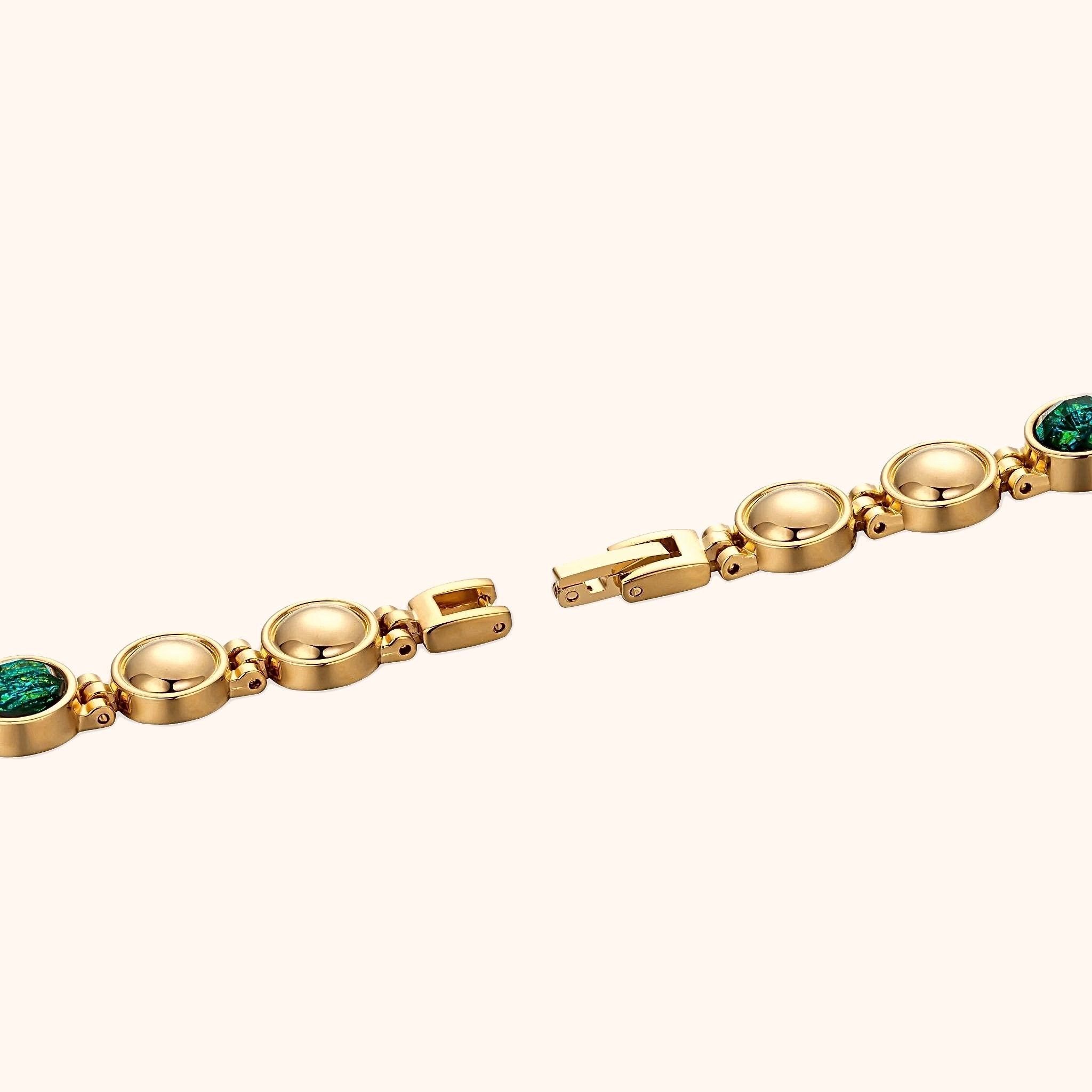OhKlassy Calypso Gold women's vintage-inspired watch, bracelet and clasp detail