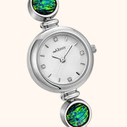 Montre pour femme OhKlassy Calypso Silver d'inspiration vintage, gros plan sur le cadran