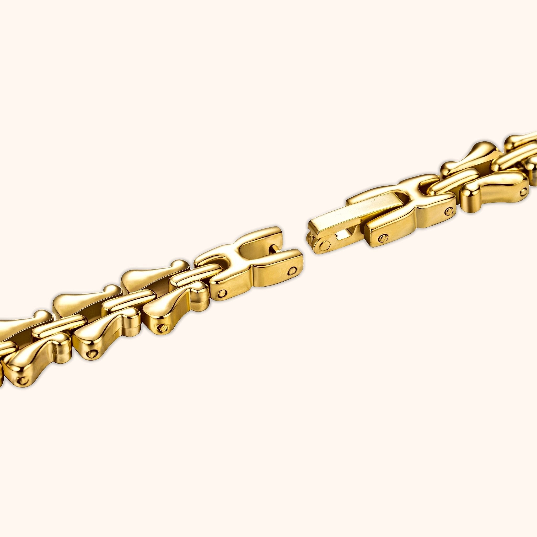 OhKlassy Celeste Gold women's vintage-inspired watch, bracelet and clasp detail