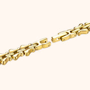 OhKlassy Celeste witgouden dameshorloge in vintage-stijl, met details van de armband en sluiting