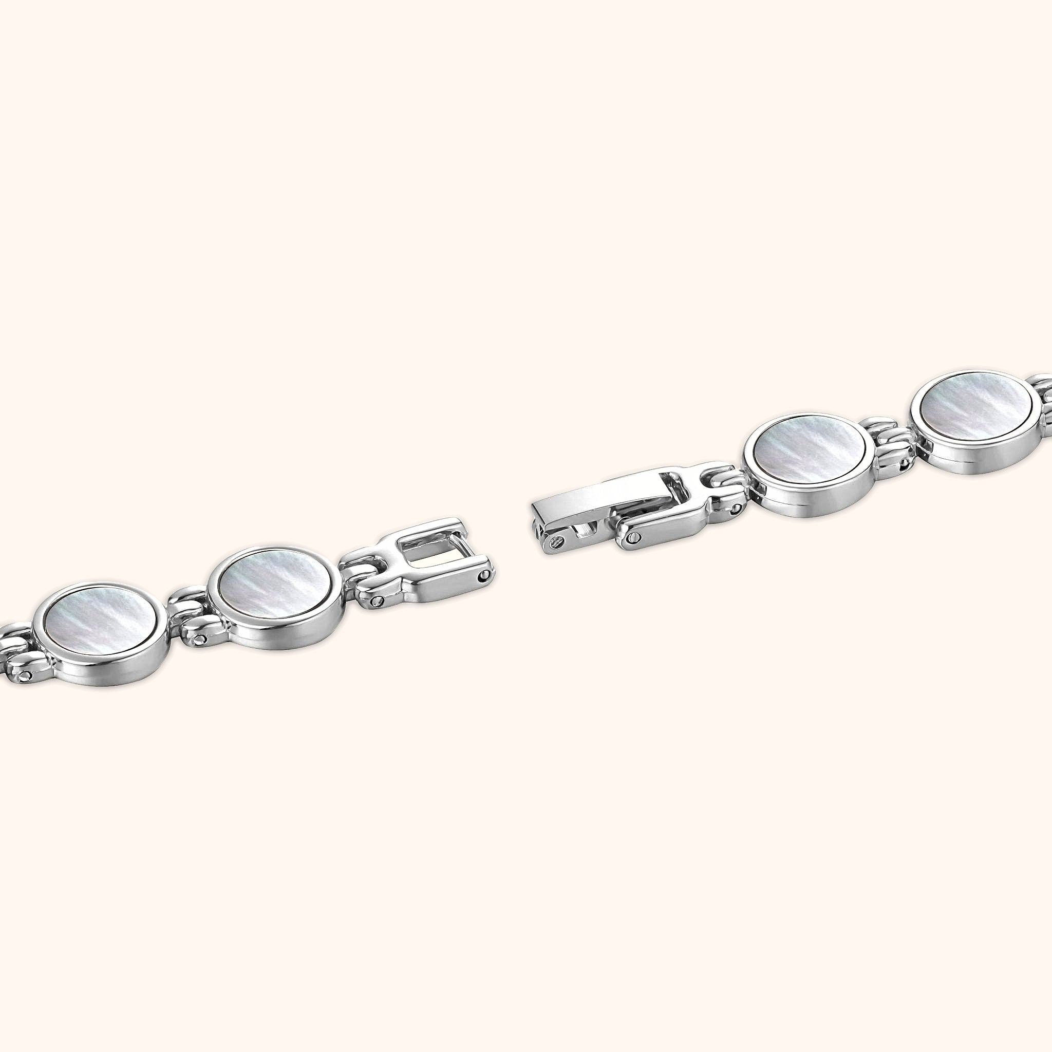 OhKlassy Coral Pearl Silver – Vintage-inspirierte Damenuhr mit Details an Armband und Schließe