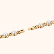 OhKlassy Dahlia – Vintage-inspirierte Damenuhr in Weißgold, Details zu Armband und Verschluss