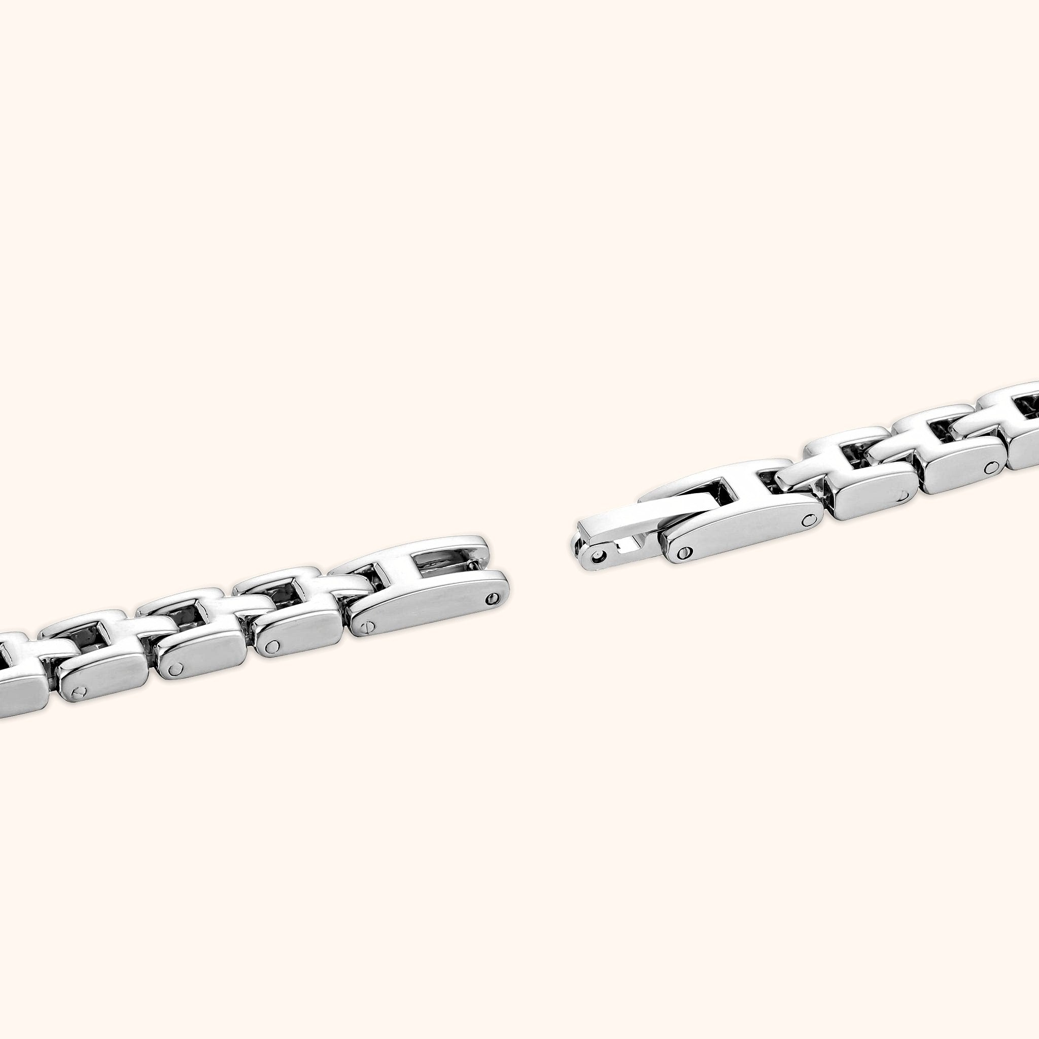 OhKlassy Delphine Silver women's vintage-inspired watch, bracelet and clasp detail