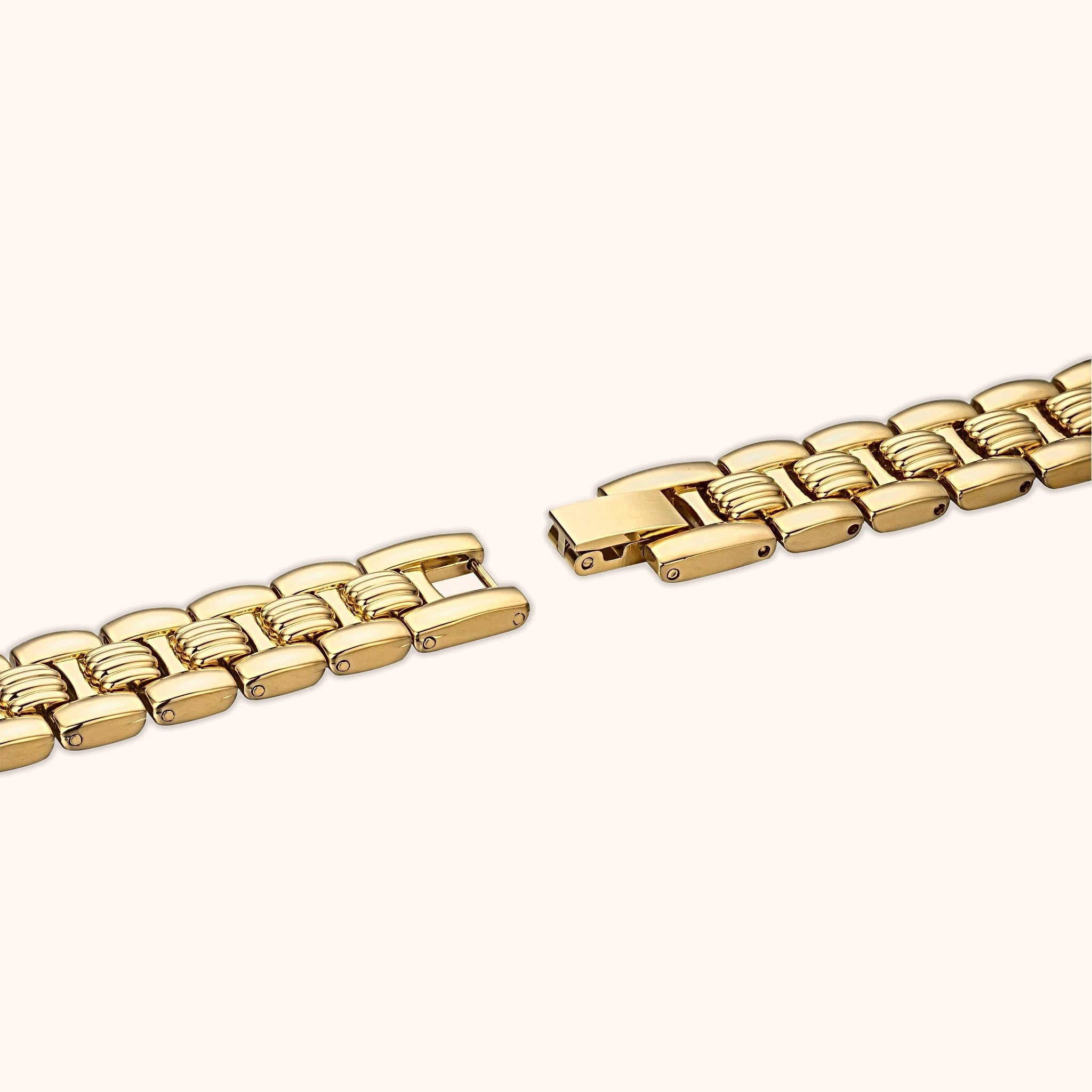 OhKlassy Diana Gold women's vintage-inspired watch, bracelet and clasp detail