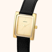 OhKlassy Elena Leder Gold – Vintage-inspirierte Damenuhr, schräge Seitenansicht