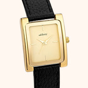 OhKlassy Elena Leder Gold – Vintage-inspirierte Damenuhr, Nahaufnahme des Zifferblatts