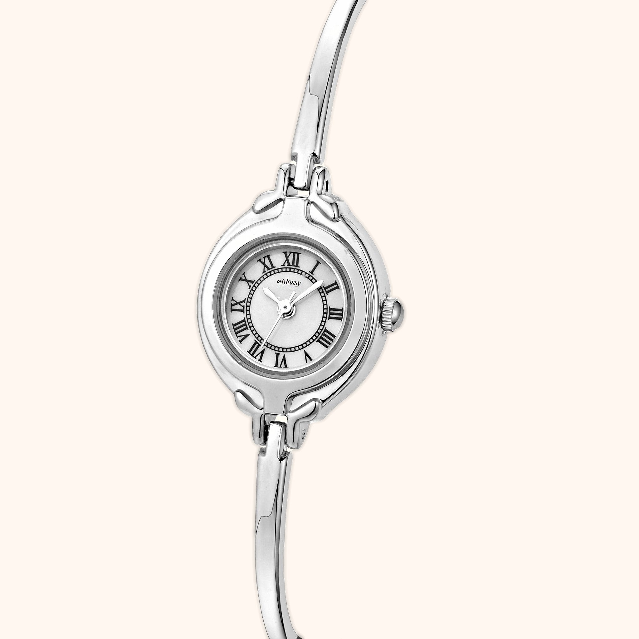 OhKlassy Emma Silver – Vintage-inspirierte Damenuhr, seitliche Ansicht in schräger Perspektive