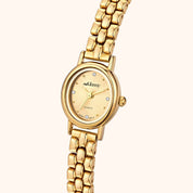 Orologio da donna OhKlassy Isabella Gold in stile vintage, vista laterale obliqua