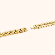 OhKlassy Isara Gold – Vintage-inspirierte Damenuhr, Detailansicht von Armband und Schließe