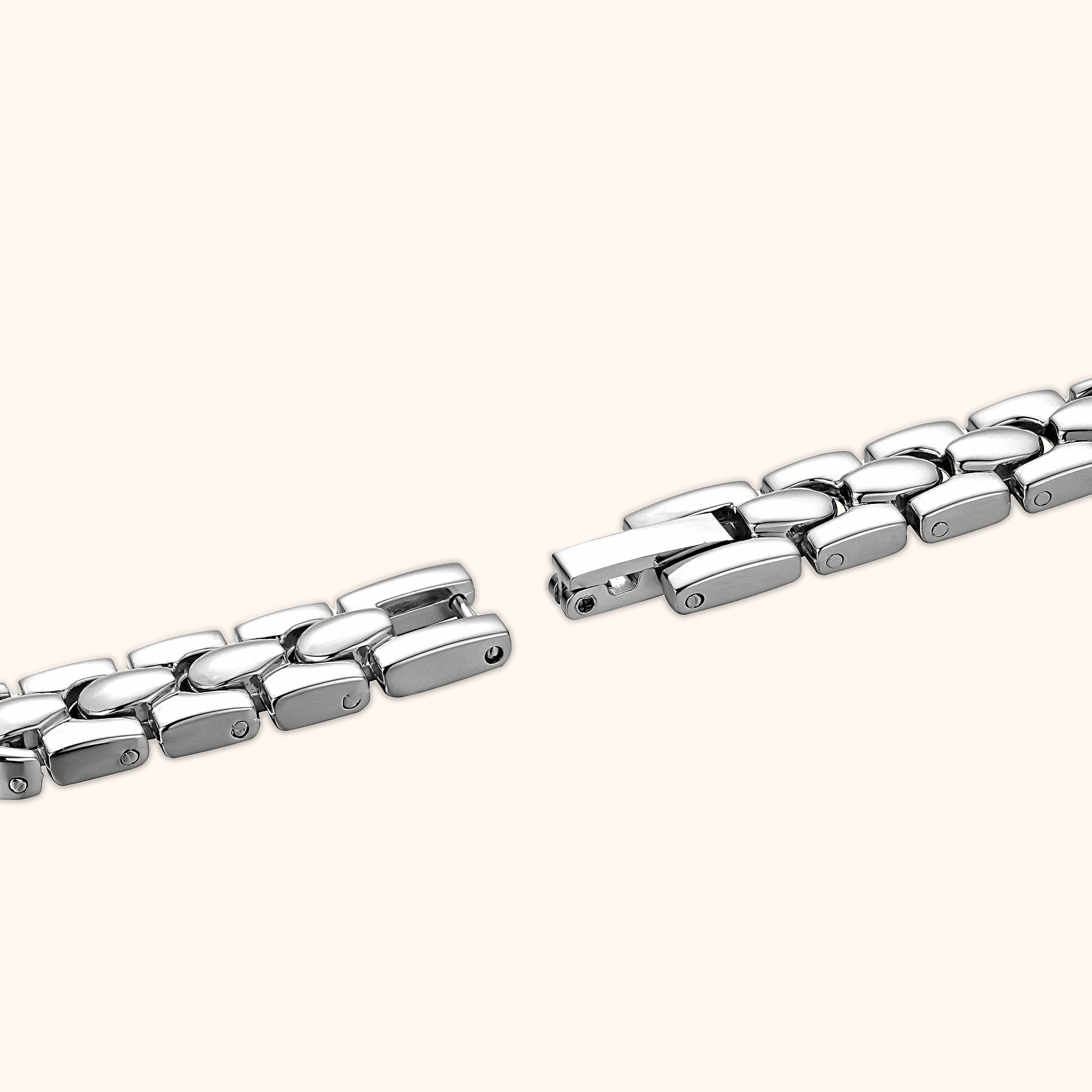 OhKlassy Ismara Silver: vintage-geïnspireerd dameshorloge, met details van de armband en sluiting