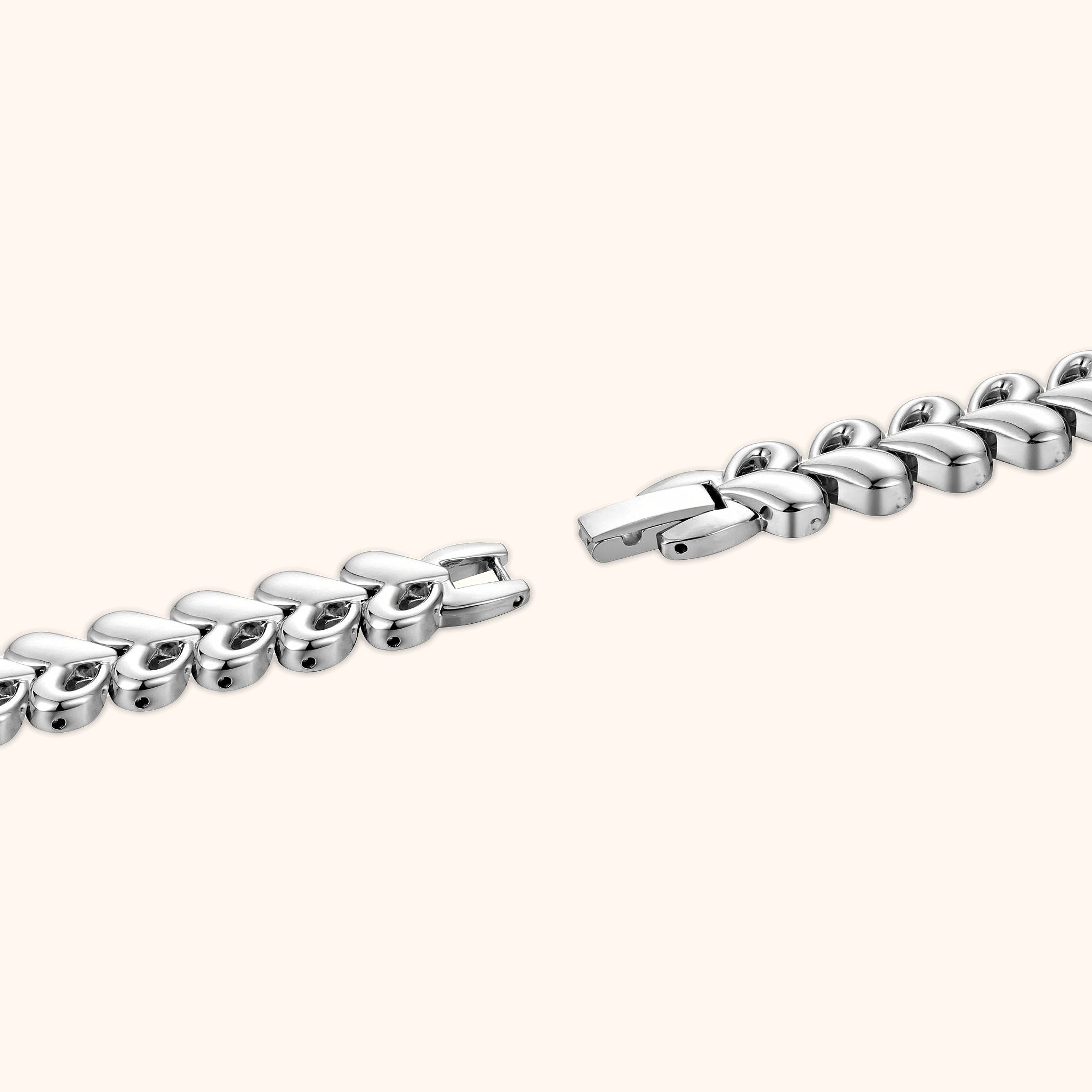 OhKlassy Rhea Silver women's vintage-inspired watch, bracelet and clasp detail