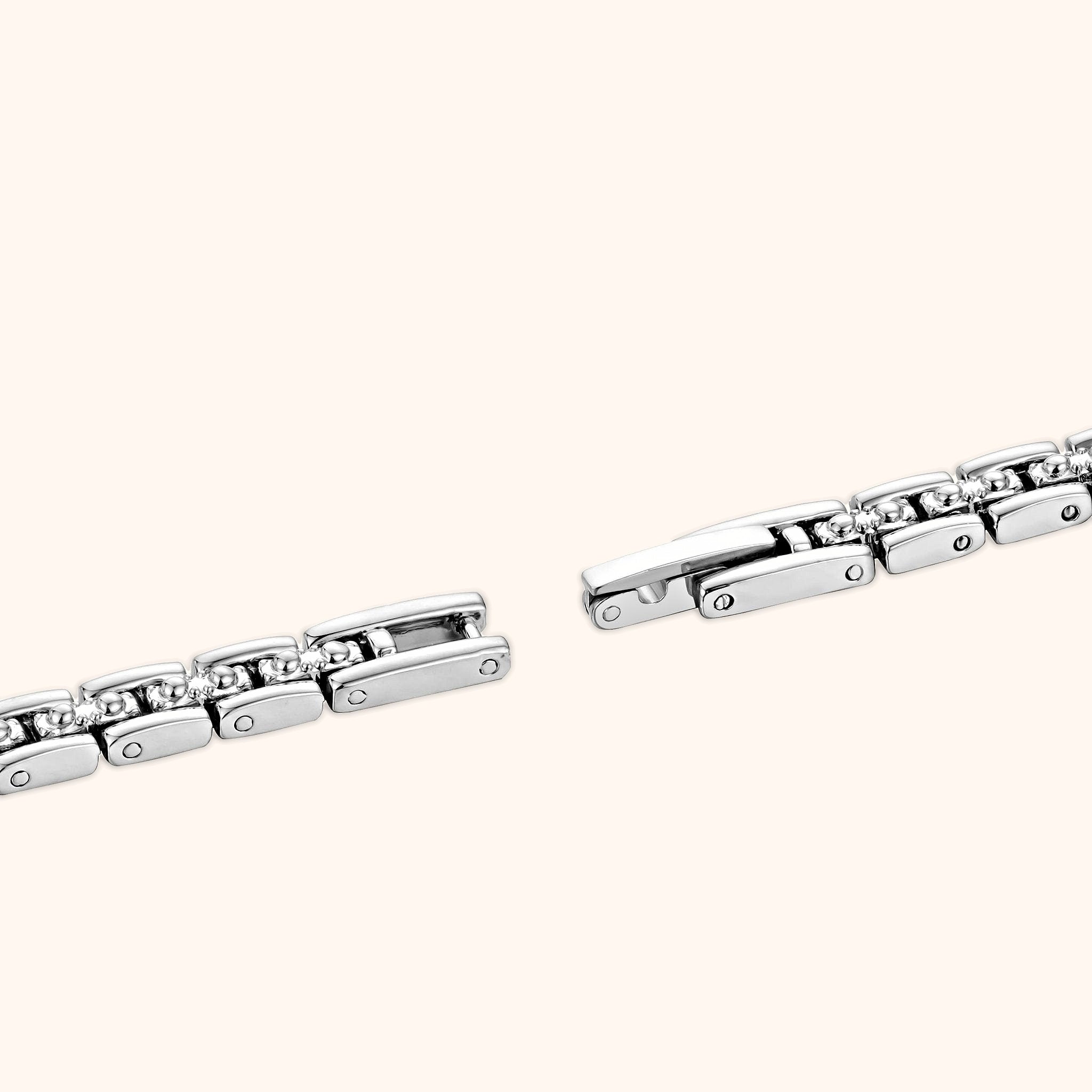 OhKlassy Sophia Silver women's vintage-inspired watch, bracelet and clasp detail