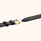 OhKlassy Sophie – Vintage-inspirierte Damenuhr aus Leder in Gold, mit Armband- und Verschlussdetails